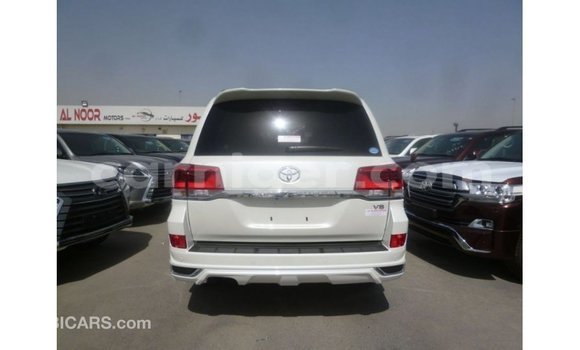 Sayi Imported Toyota Land Cruiser White Babbar mota in Import - Dubai a Agadez Sayi Imported Toyota Land Cruiser White Babbar mota in Import - Dubai a Agadez