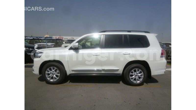 Big with watermark toyota land cruiser agadez import dubai 5959