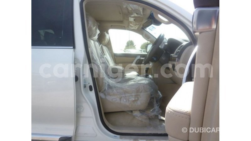 Big with watermark toyota land cruiser agadez import dubai 5959