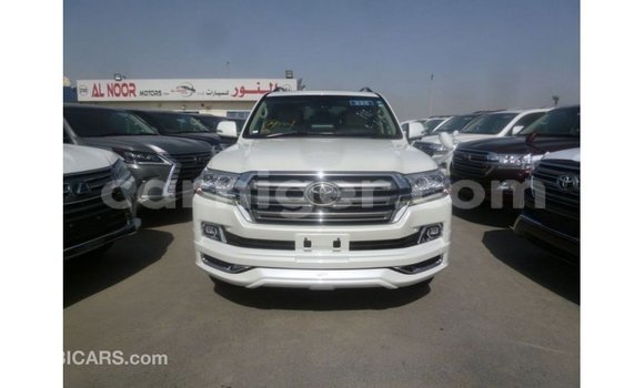 Acheter Import Utilitaire Toyota Land Cruiser Blanc à Import - Dubai, Agadez Acheter Import Utilitaire Toyota Land Cruiser Blanc à Import - Dubai, Agadez