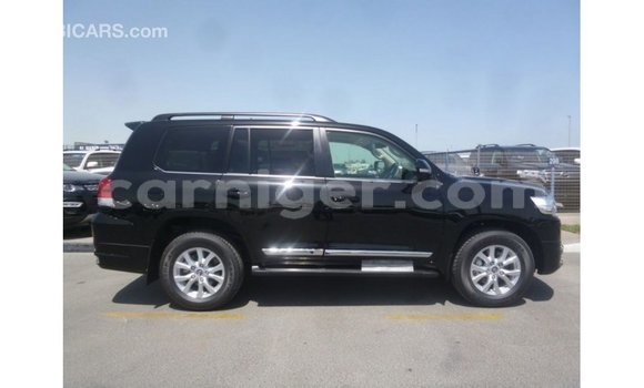 Acheter Import Utilitaire Toyota Land Cruiser Noir à Import - Dubai, Agadez Acheter Import Utilitaire Toyota Land Cruiser Noir à Import - Dubai, Agadez