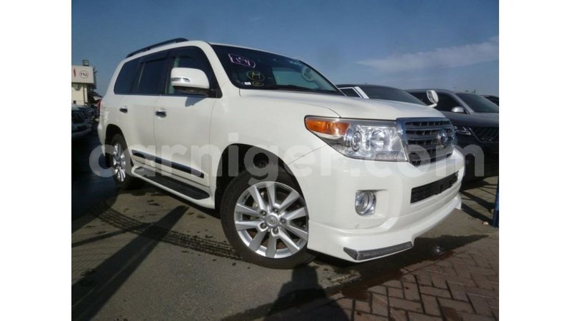 Big with watermark toyota land cruiser agadez import dubai 5968