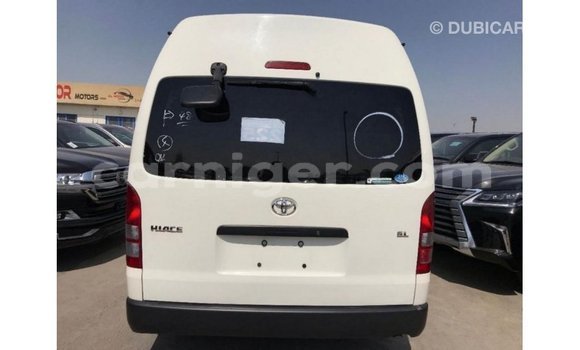 اشتري Imported Toyota Hiace White سيارة في Import - Dubai في أغاديز اشتري Imported Toyota Hiace White سيارة في Import - Dubai في أغاديز