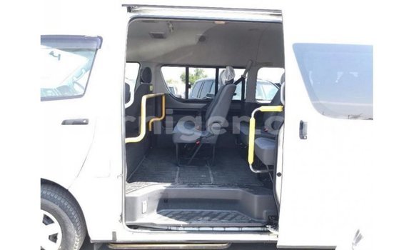 اشتري Imported Toyota Hiace White سيارة في Import - Dubai في أغاديز اشتري Imported Toyota Hiace White سيارة في Import - Dubai في أغاديز
