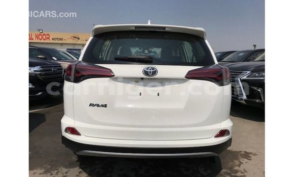 Sayi Imported Toyota Ade White Babbar mota in Import - Dubai a Agadez Sayi Imported Toyota Ade White Babbar mota in Import - Dubai a Agadez