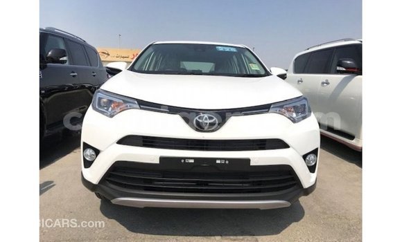 Sayi Imported Toyota Ade White Babbar mota in Import - Dubai a Agadez Sayi Imported Toyota Ade White Babbar mota in Import - Dubai a Agadez