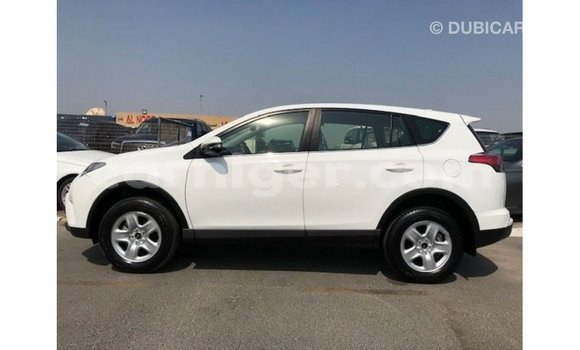 Sayi Imported Toyota Ade White Babbar mota in Import - Dubai a Agadez Sayi Imported Toyota Ade White Babbar mota in Import - Dubai a Agadez