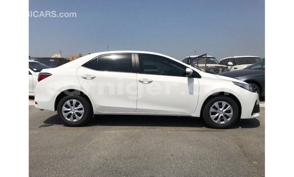 Sayi Imported Toyota Corolla White Mota in Import - Dubai a Agadez Sayi Imported Toyota Corolla White Mota in Import - Dubai a Agadez