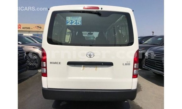 اشتري Imported Toyota Hiace White سيارة في Import - Dubai في أغاديز اشتري Imported Toyota Hiace White سيارة في Import - Dubai في أغاديز