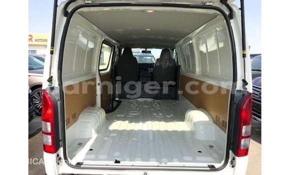 اشتري Imported Toyota Hiace White سيارة في Import - Dubai في أغاديز اشتري Imported Toyota Hiace White سيارة في Import - Dubai في أغاديز