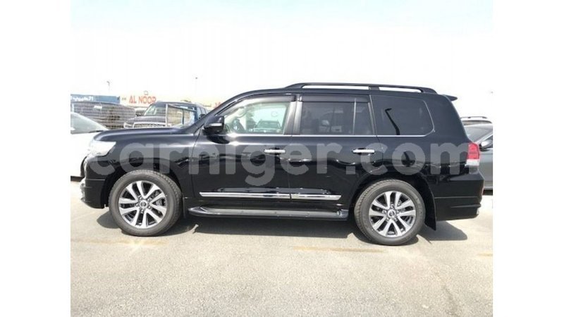 Big with watermark toyota land cruiser agadez import dubai 5973