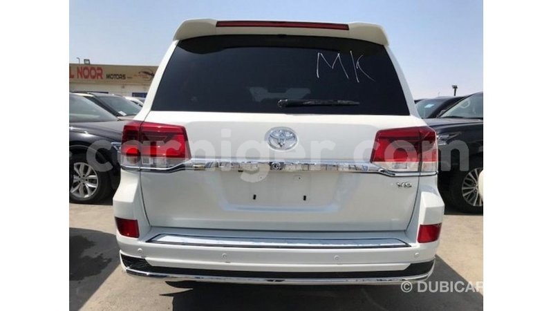 Big with watermark toyota land cruiser agadez import dubai 5974