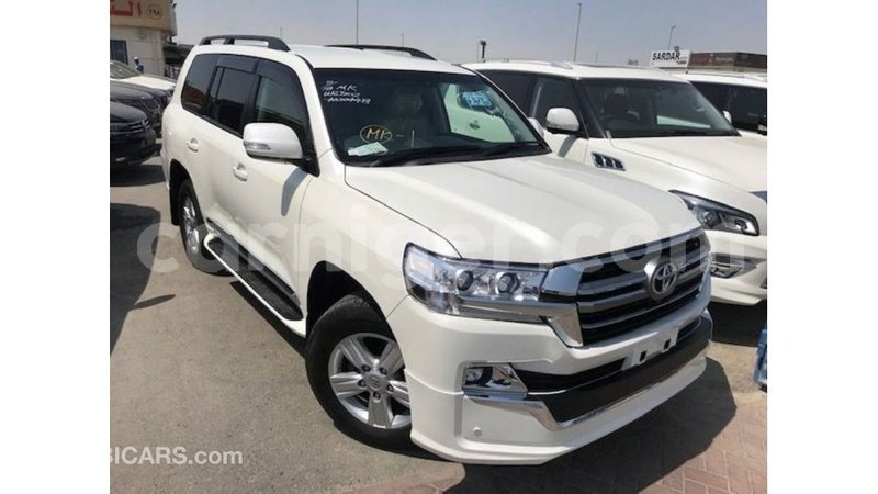 Big with watermark toyota land cruiser agadez import dubai 5974