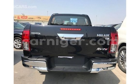 Sayi Imported Toyota Hilux Black Mota in Import - Dubai a Agadez Sayi Imported Toyota Hilux Black Mota in Import - Dubai a Agadez