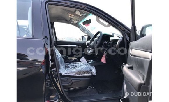 Sayi Imported Toyota Hilux Black Mota in Import - Dubai a Agadez Sayi Imported Toyota Hilux Black Mota in Import - Dubai a Agadez