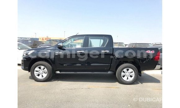 Sayi Imported Toyota Hilux Black Mota in Import - Dubai a Agadez Sayi Imported Toyota Hilux Black Mota in Import - Dubai a Agadez