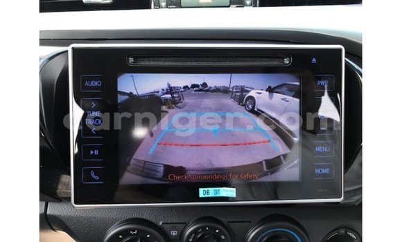 Sayi Imported Toyota Hilux Black Mota in Import - Dubai a Agadez Sayi Imported Toyota Hilux Black Mota in Import - Dubai a Agadez