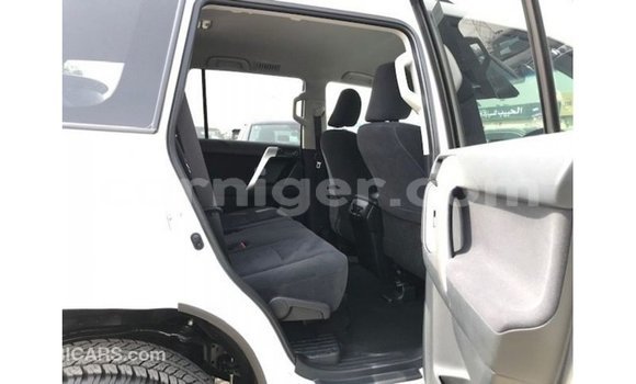 اشتري Imported Toyota Prado White سيارة في Import - Dubai في أغاديز اشتري Imported Toyota Prado White سيارة في Import - Dubai في أغاديز