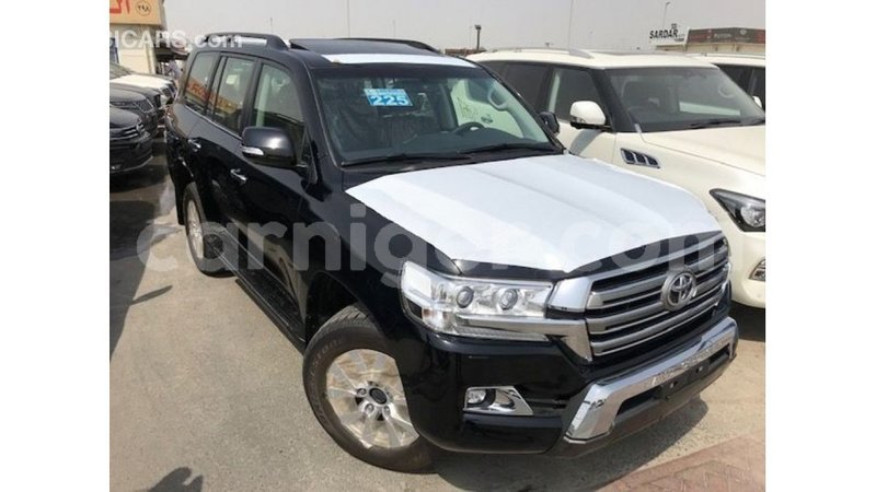 Big with watermark toyota land cruiser agadez import dubai 5979