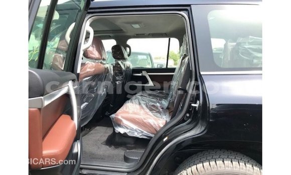 اشتري Imported Toyota Land Cruiser Black شاحنة في Import - Dubai في أغاديز اشتري Imported Toyota Land Cruiser Black شاحنة في Import - Dubai في أغاديز