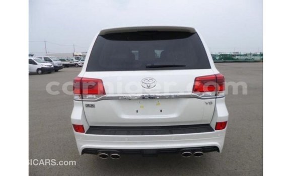 Sayi Imported Toyota Land Cruiser White Babbar mota in Import - Dubai a Agadez Sayi Imported Toyota Land Cruiser White Babbar mota in Import - Dubai a Agadez