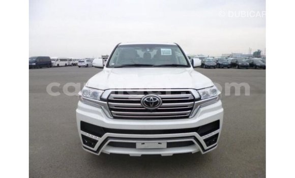 Sayi Imported Toyota Land Cruiser White Babbar mota in Import - Dubai a Agadez Sayi Imported Toyota Land Cruiser White Babbar mota in Import - Dubai a Agadez