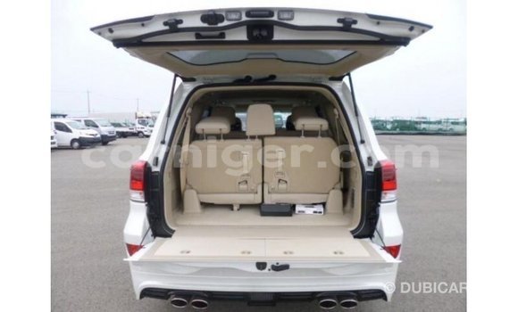 Sayi Imported Toyota Land Cruiser White Babbar mota in Import - Dubai a Agadez Sayi Imported Toyota Land Cruiser White Babbar mota in Import - Dubai a Agadez