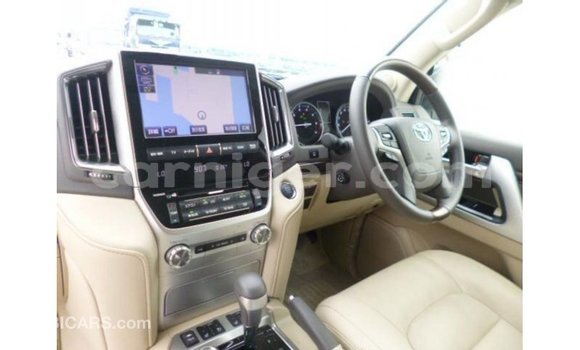Sayi Imported Toyota Land Cruiser White Babbar mota in Import - Dubai a Agadez Sayi Imported Toyota Land Cruiser White Babbar mota in Import - Dubai a Agadez