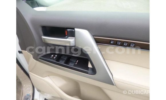 Sayi Imported Toyota Land Cruiser White Babbar mota in Import - Dubai a Agadez Sayi Imported Toyota Land Cruiser White Babbar mota in Import - Dubai a Agadez