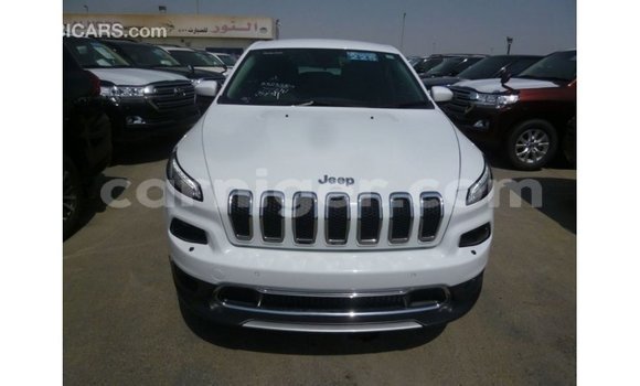 Acheter Import Voiture Jeep Cherokee Blanc à Import - Dubai, Agadez Acheter Import Voiture Jeep Cherokee Blanc à Import - Dubai, Agadez