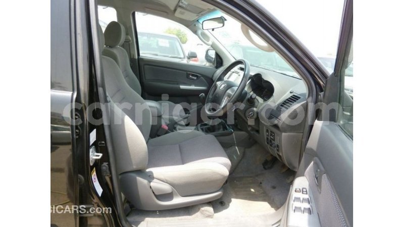 Big with watermark toyota hilux agadez import dubai 5984