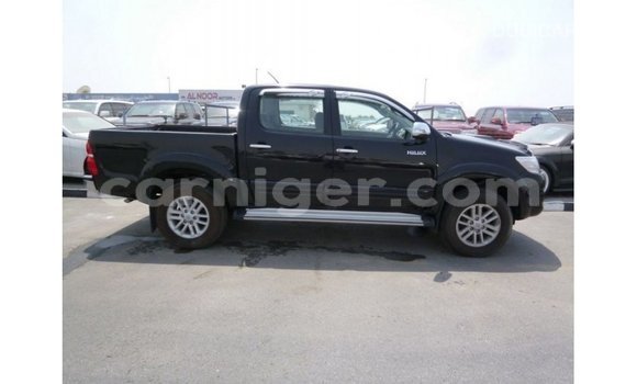 Acheter Import Voiture Toyota Hilux Noir à Import - Dubai, Agadez Acheter Import Voiture Toyota Hilux Noir à Import - Dubai, Agadez