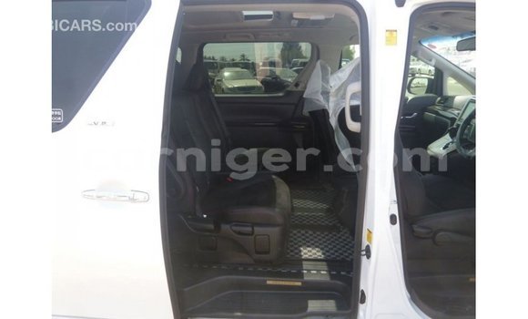 Buy Import Toyota Vellfire White Car in Import - Dubai in Agadez Buy Import Toyota Vellfire White Car in Import - Dubai in Agadez