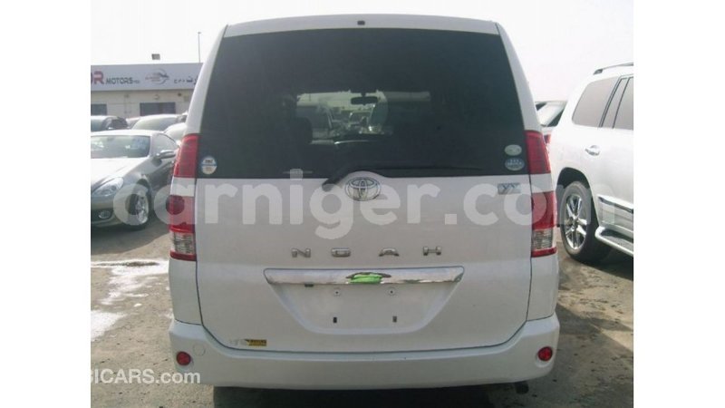 Big with watermark toyota noah agadez import dubai 5987