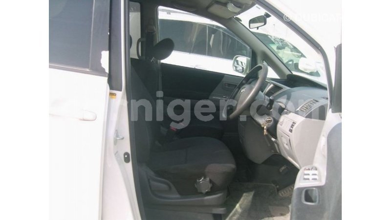 Big with watermark toyota noah agadez import dubai 5987