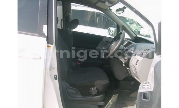 Acheter Import Voiture Toyota Noah Blanc à Import - Dubai, Agadez Acheter Import Voiture Toyota Noah Blanc à Import - Dubai, Agadez