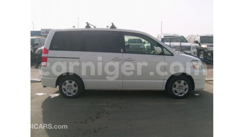 Big with watermark toyota noah agadez import dubai 5987