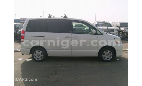 Acheter Import Voiture Toyota Noah Blanc à Import - Dubai, Agadez Acheter Import Voiture Toyota Noah Blanc à Import - Dubai, Agadez