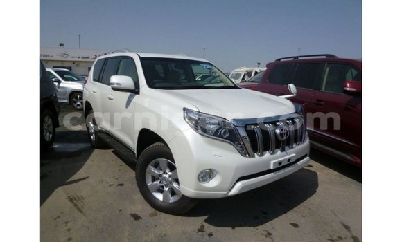 Acheter Import Voiture Toyota Prado Blanc à Import - Dubai, Agadez Acheter Import Voiture Toyota Prado Blanc à Import - Dubai, Agadez