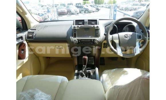 Acheter Import Voiture Toyota Prado Blanc à Import - Dubai, Agadez Acheter Import Voiture Toyota Prado Blanc à Import - Dubai, Agadez