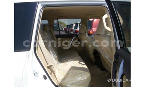 Acheter Import Voiture Toyota Prado Blanc à Import - Dubai, Agadez Acheter Import Voiture Toyota Prado Blanc à Import - Dubai, Agadez