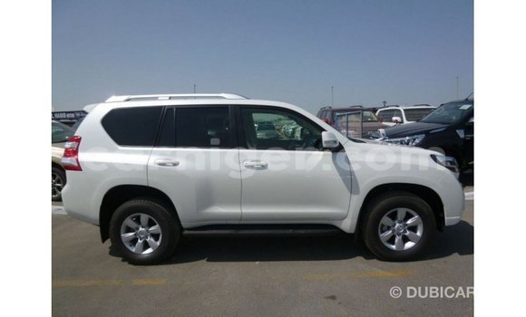 Acheter Import Voiture Toyota Prado Blanc à Import - Dubai, Agadez Acheter Import Voiture Toyota Prado Blanc à Import - Dubai, Agadez