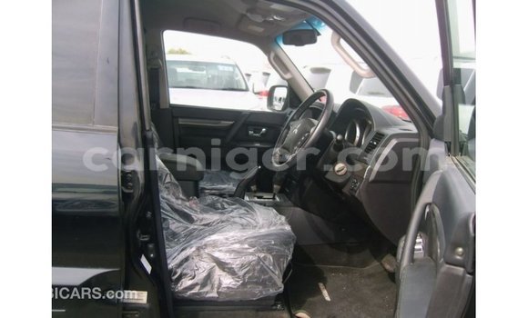 Sayi Imported Mitsubishi Pajero Black Mota in Import - Dubai a Agadez Sayi Imported Mitsubishi Pajero Black Mota in Import - Dubai a Agadez