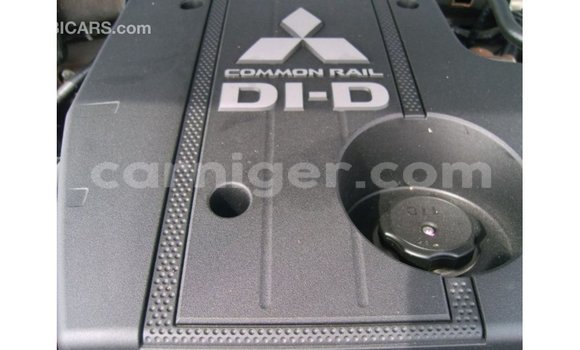 Sayi Imported Mitsubishi Pajero Black Mota in Import - Dubai a Agadez Sayi Imported Mitsubishi Pajero Black Mota in Import - Dubai a Agadez