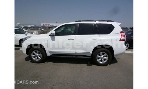 Sayi Imported Toyota Prado White Mota in Import - Dubai a Agadez Sayi Imported Toyota Prado White Mota in Import - Dubai a Agadez