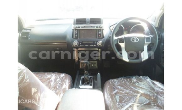 Acheter Import Voiture Toyota Prado Blanc à Import - Dubai, Agadez Acheter Import Voiture Toyota Prado Blanc à Import - Dubai, Agadez