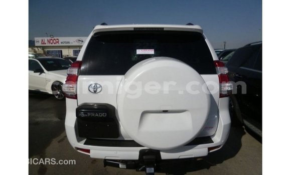 Acheter Import Voiture Toyota Prado Blanc à Import - Dubai, Agadez Acheter Import Voiture Toyota Prado Blanc à Import - Dubai, Agadez