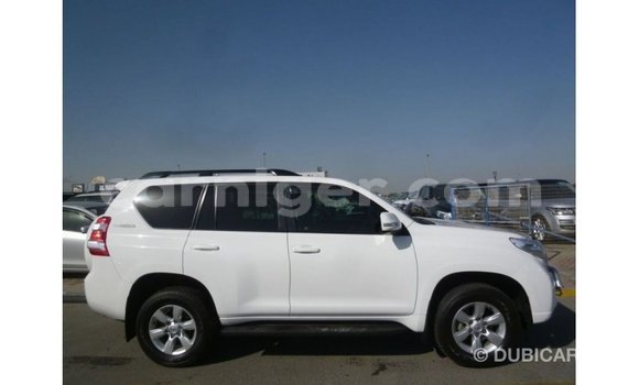 Acheter Import Voiture Toyota Prado Blanc à Import - Dubai, Agadez Acheter Import Voiture Toyota Prado Blanc à Import - Dubai, Agadez