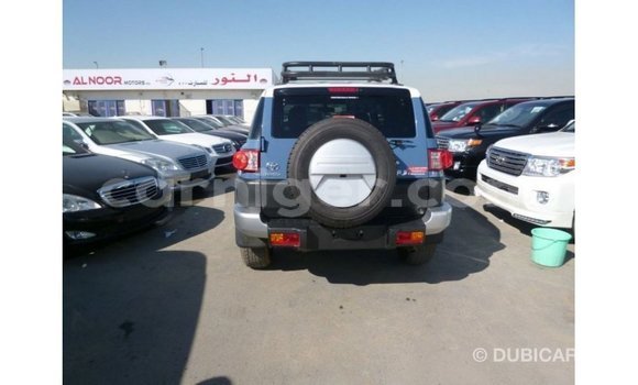 Sayi Imported Toyota FJ Cruiser Blue Mota in Import - Dubai a Agadez Sayi Imported Toyota FJ Cruiser Blue Mota in Import - Dubai a Agadez