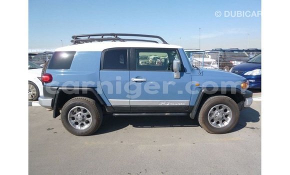 Sayi Imported Toyota FJ Cruiser Blue Mota in Import - Dubai a Agadez Sayi Imported Toyota FJ Cruiser Blue Mota in Import - Dubai a Agadez